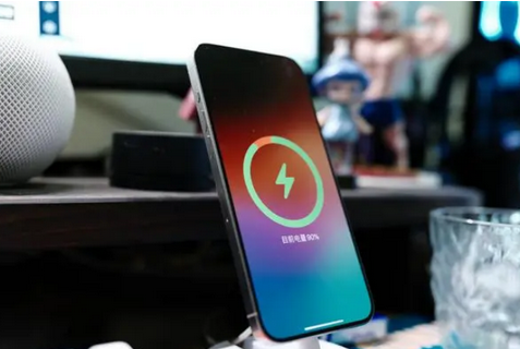 洋浦经济开发区苹果15换屏服务分享用什么充电器给iPhone15充电更好 